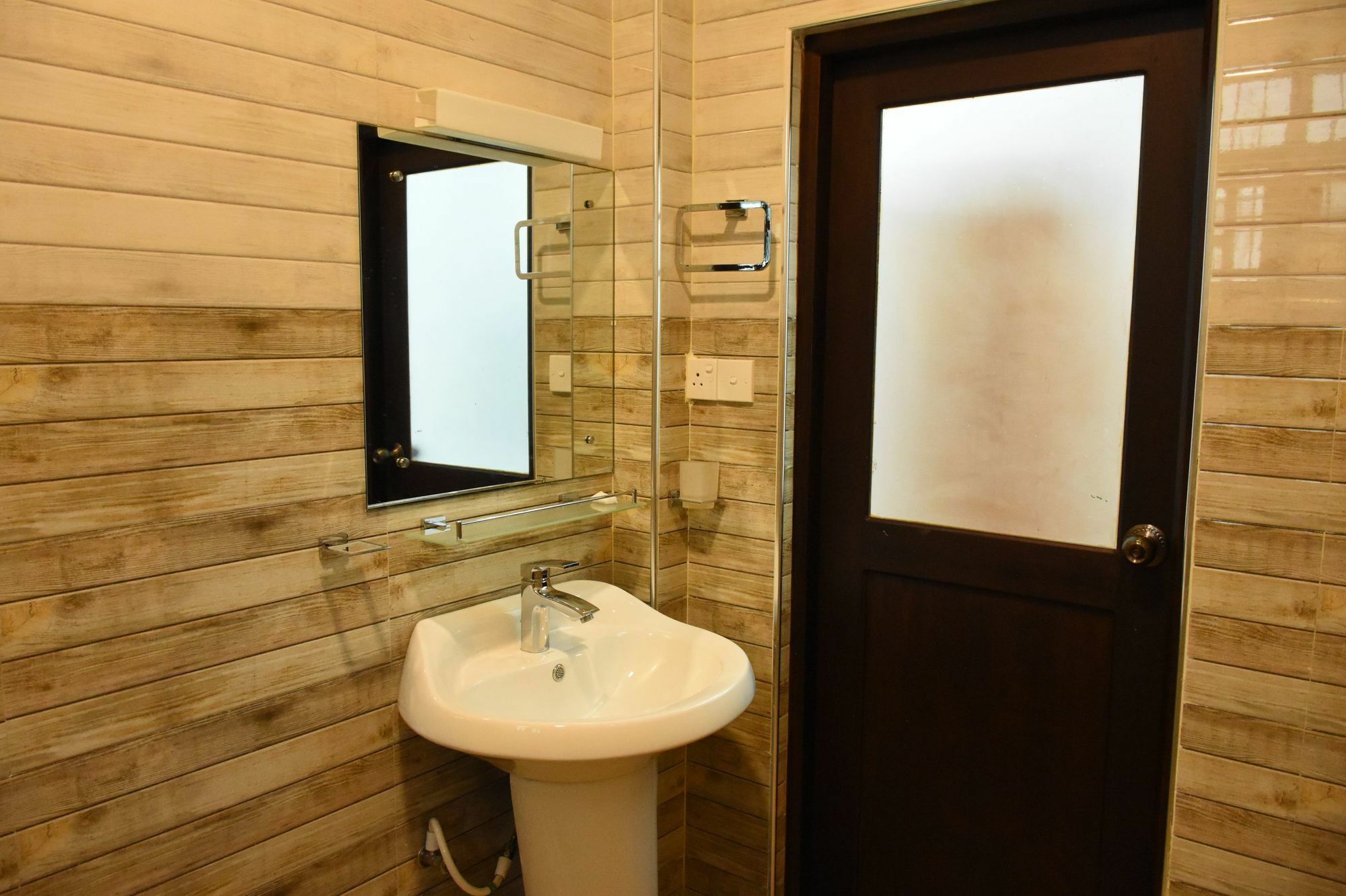 Ocean Glory Hotel Ettukala Εξωτερικό φωτογραφία